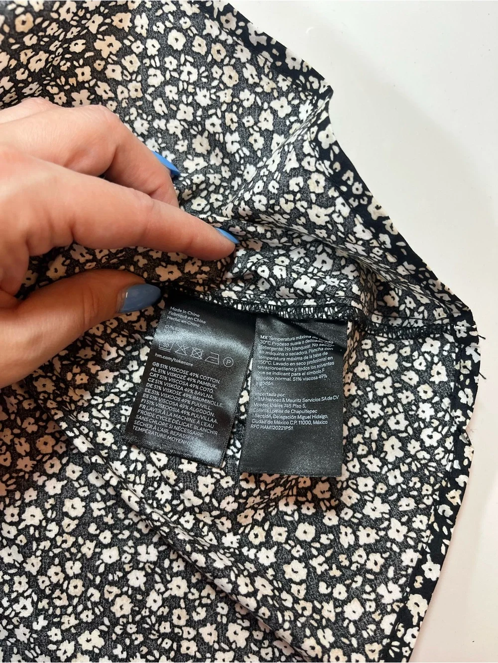 H&M Black White Floral Smocked Mini Skirt